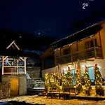 купецький двір Mizhhirya (Transcarpathia)