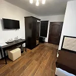 купецький двір Hotel Mizhhirya (Transcarpathia)