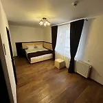 купецький двір Hotel Mizhhirya (Transcarpathia)