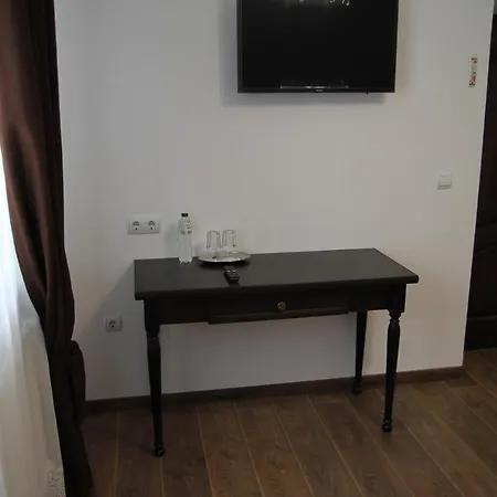 купецький двір * Mizhhirya (Transcarpathia)