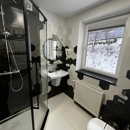 Hotel купецький двір Mizhhirya (Transcarpathia)