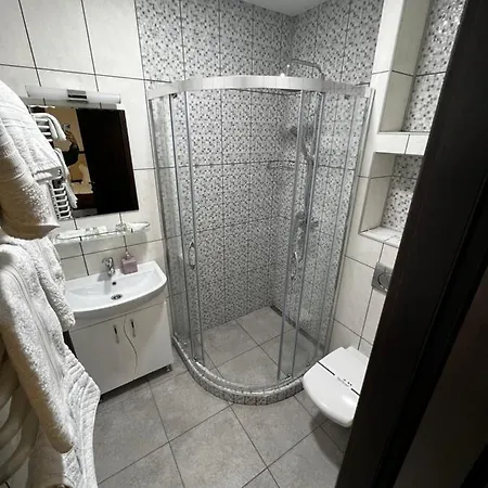 купецький двір Hotel *