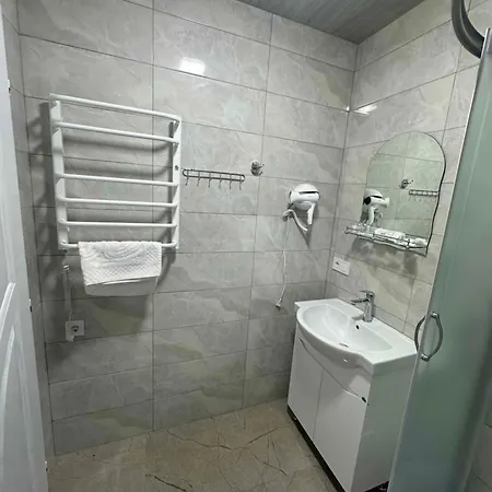 купецький двір Hotel *