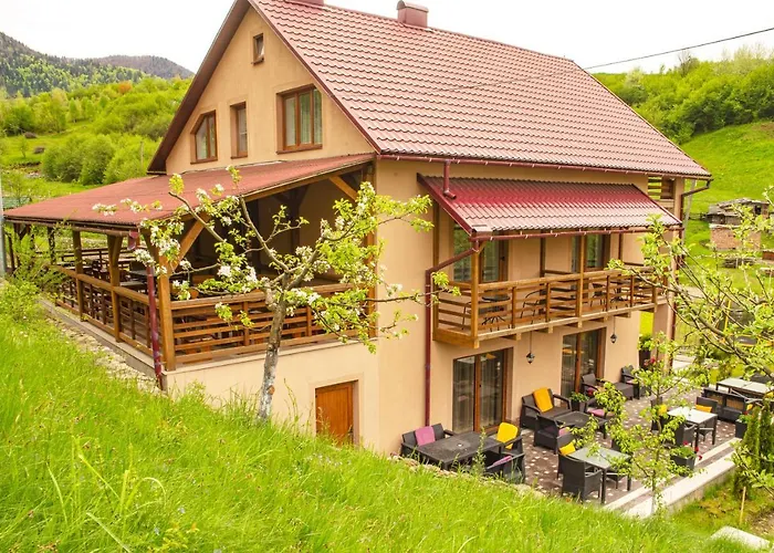 купецький двір Mizhhirya (Transcarpathia)