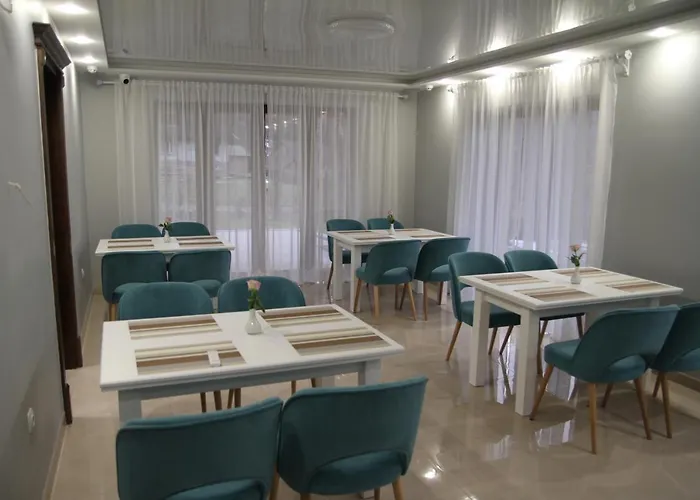 купецький двір Hotel