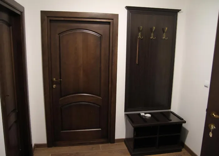 купецький двір Hotel *
