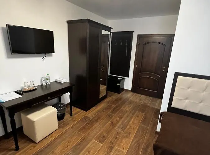 купецький двір Hotel Mizhhirya (Transcarpathia)