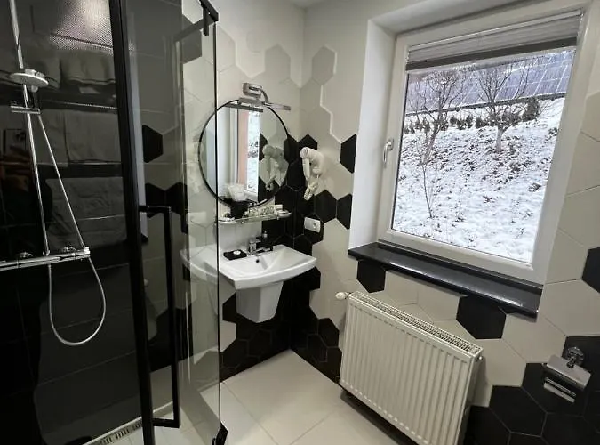 Hotel купецький двір Mizhhirya (Transcarpathia)