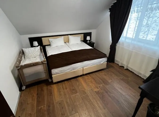 купецький двір Hotel *