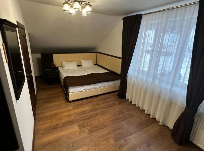 Hotel купецький двір Mizhhirya (Transcarpathia)