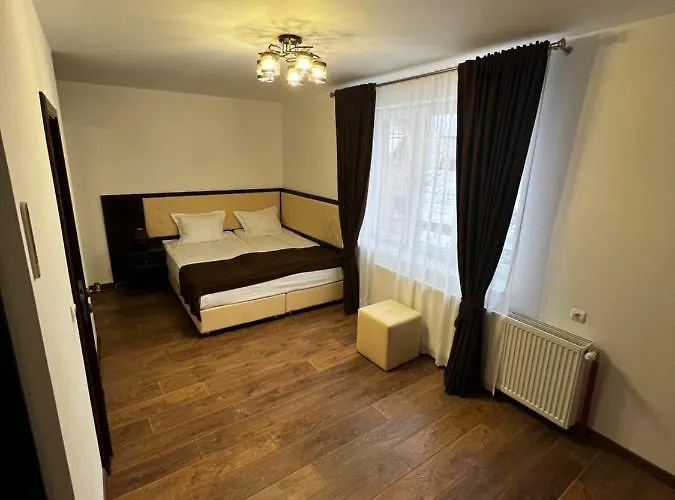 купецький двір Hotel Mizhhirya (Transcarpathia)