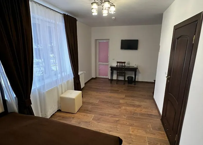 купецький двір Hotel