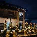купецький двір Mizhhirya (Transcarpathia)