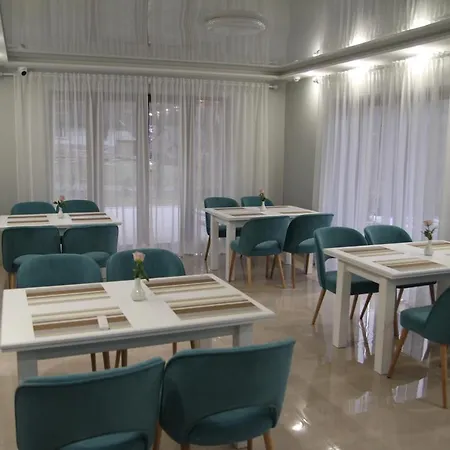 купецький двір Hotel