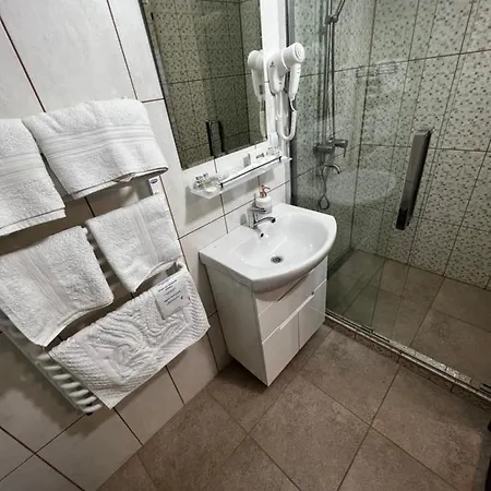 купецький двір * Mizhhirya (Transcarpathia)